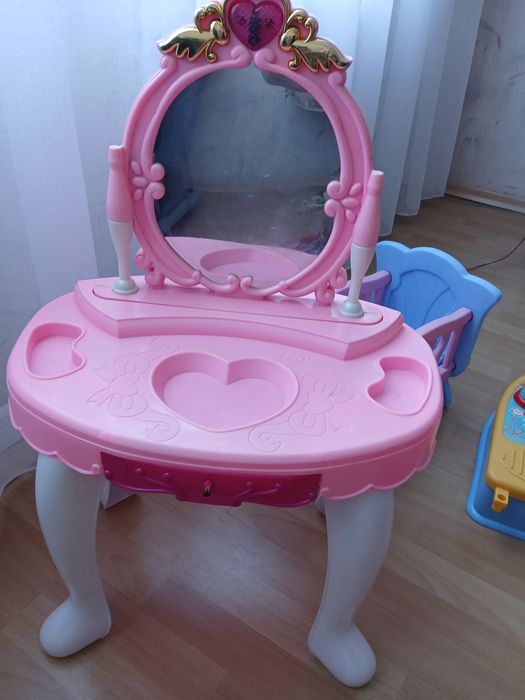 Детская игрушечная мебель