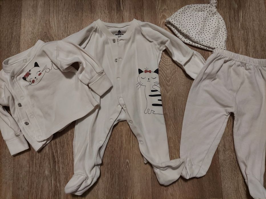 Продам набор вещей для девочки