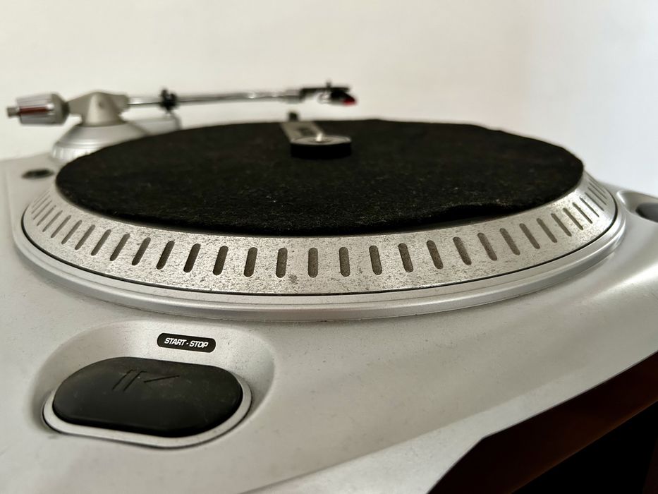 Gira-discos Numark TT1610