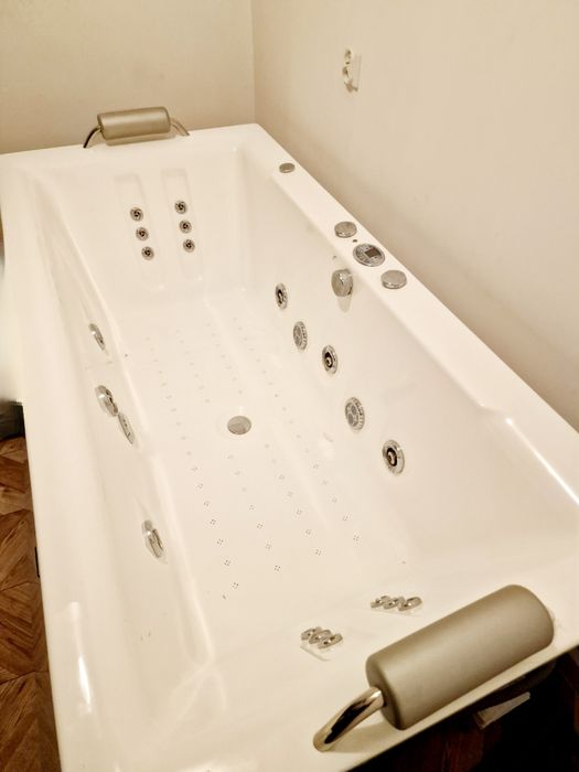 OKAZJA Jacuzzi wanna z hydromasażem VictorySpa
