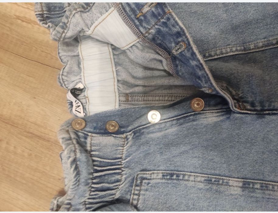 Жіночі шорти Zara