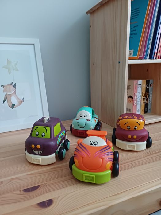 Pojazdy z napędem sensoryczne dźwięk zestaw 4 miękkich aut Wheeee-ls!B