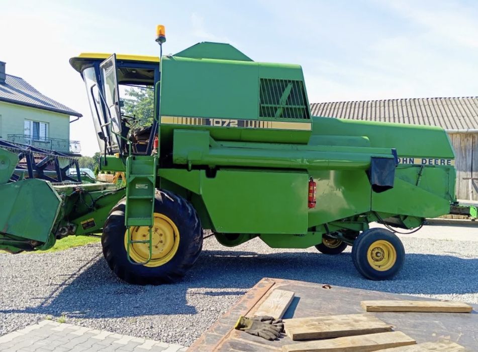 Комбайн зерновий зернозбиральний John Deere 1072 свіжопривезений.