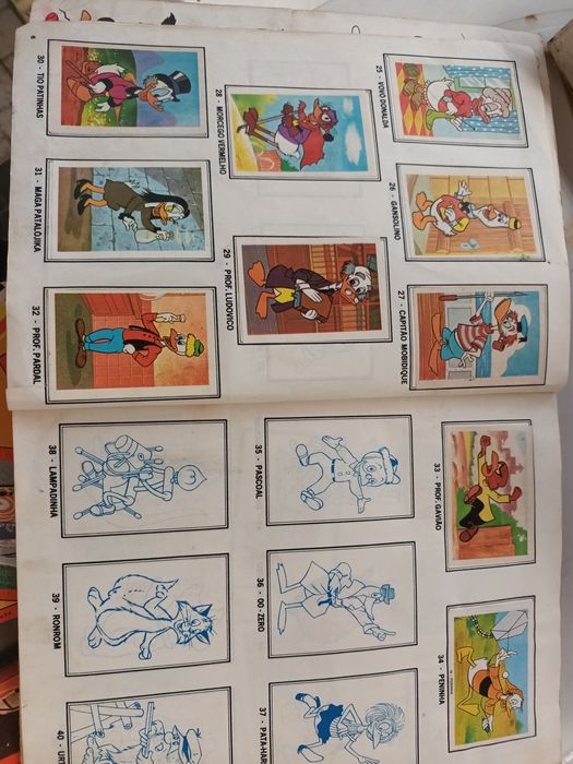 Caderneta cromos antiga walt disney