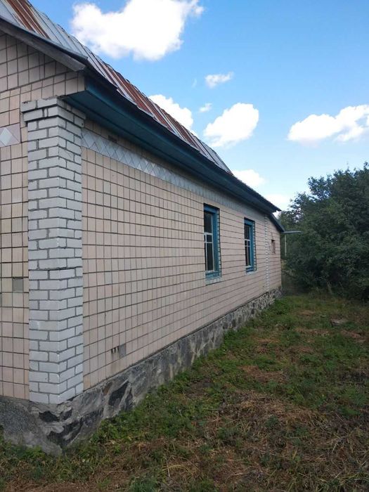 Недобудований будинок в селі Сираї Чернігівської області