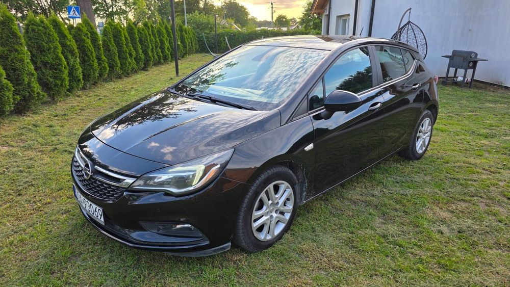 Opel Astra Opel Astra 1.6 CDTI doinwestowany, udokumentowana historia