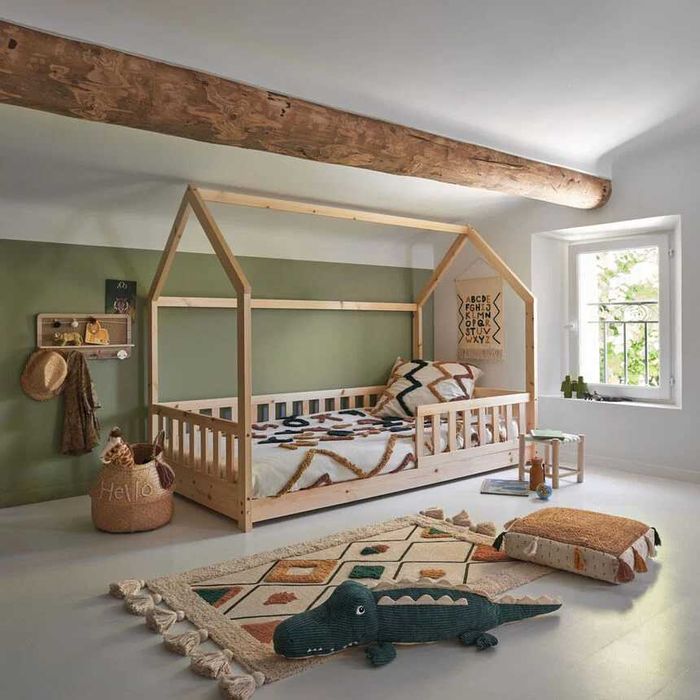cama Montessori de criança com colchão