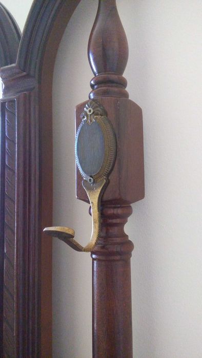 Móvel de entrada / cabide / bengaleiro em madeira maciça com espelho