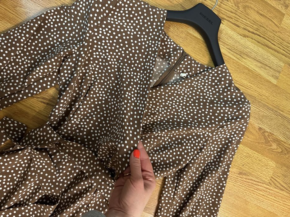 Нежное платье в горох