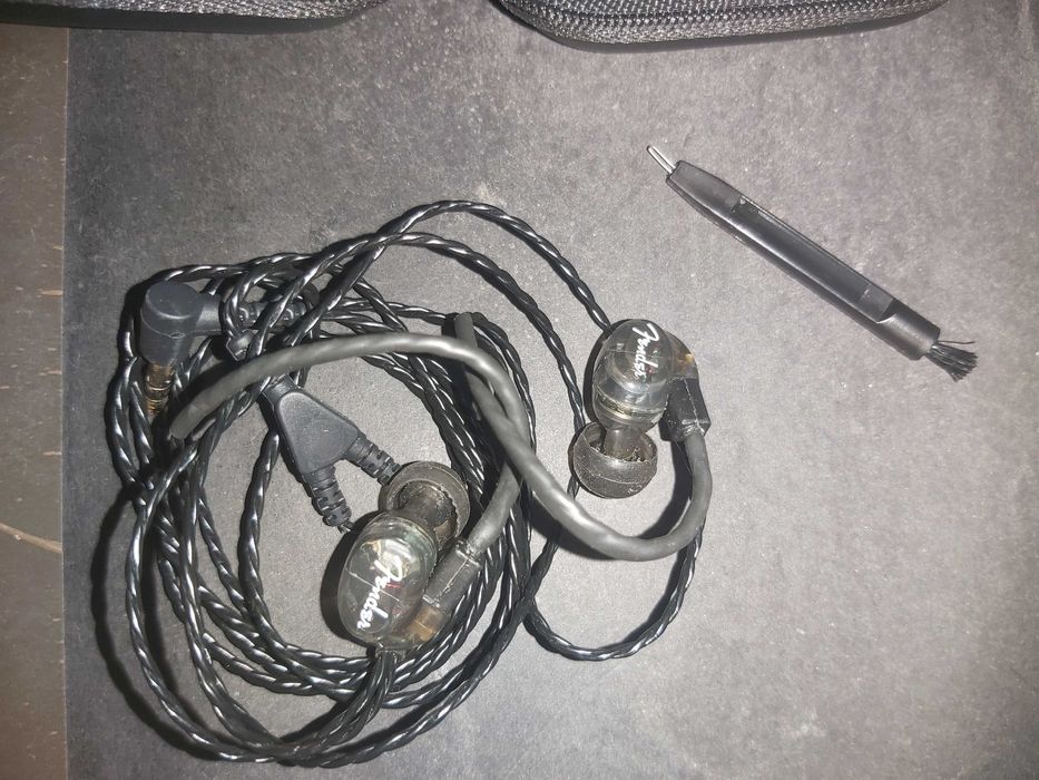 Earphones Fender