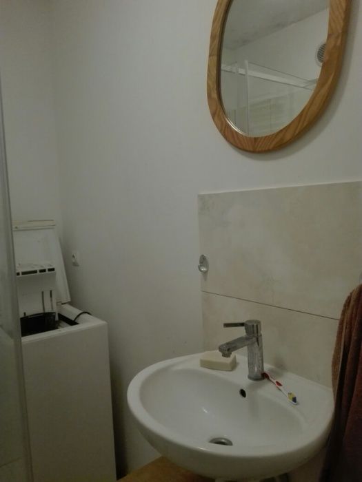 Wynajmę pokój jednoosobowy z balkonem w centrum