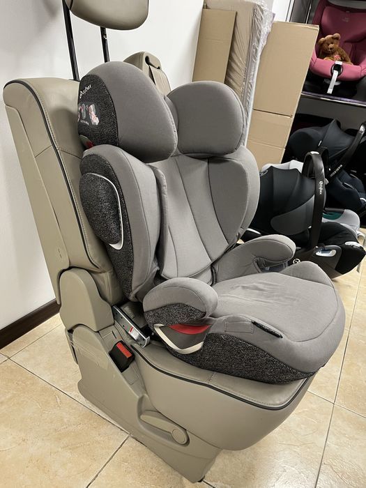 Автокрісло Cybex Solution Z-Fix Група 2/3 (15-36 кг) бустер