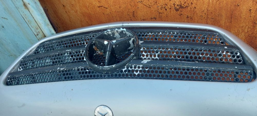 Капот з решіткою Mercedes ML w163 2001-2005
