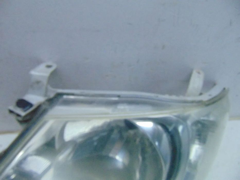 Toyota Hilux farol " usado em bom estado