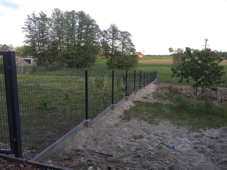 ogrodzenie budowlane tymczasowe  leśne pola upraw siatka leśna
