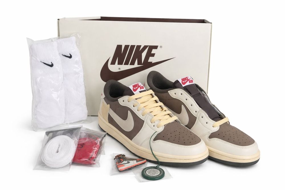 Travis Scott x Air Jordan 1 Low Reverse Mocha