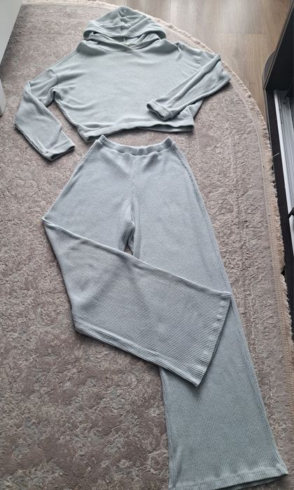 Костюм H&M 146-152