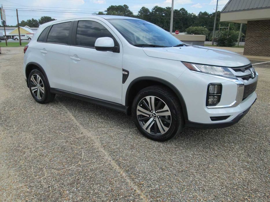 Mitsubishi Outlander Sport      2025