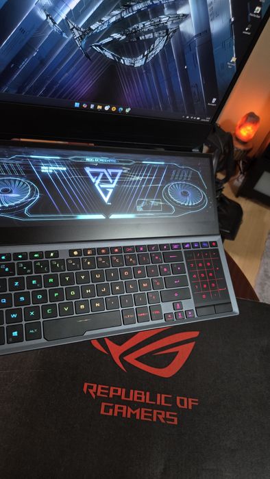 ASUS ROG Zephyrus Duo 15 | RTX 2070 Super | 32GB RAM | 2TB SSD | 300Hz