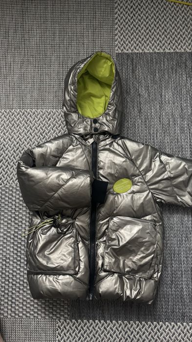 Продам зимову куртку 120 р.