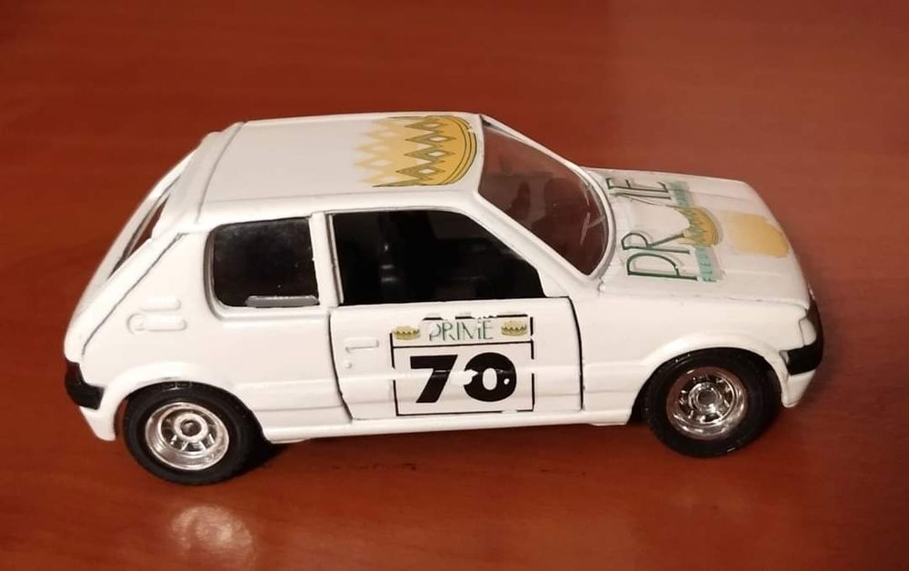 Miniatura antiga - Peugeot 205 - Solido 1/43