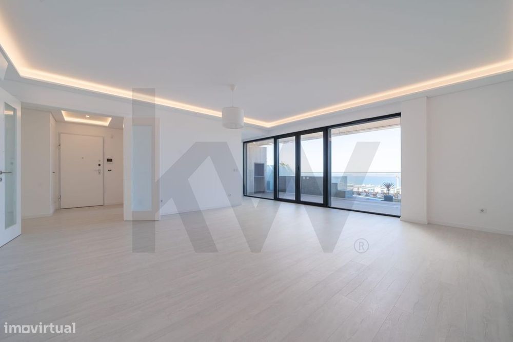 Penthouse T2 de Luxo com Terraço e Jacuzzi Privado | Vista Mar 180º