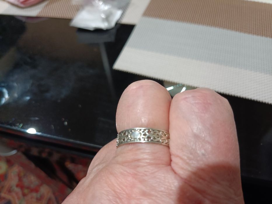 Продам серебряное кольцо 20 размер