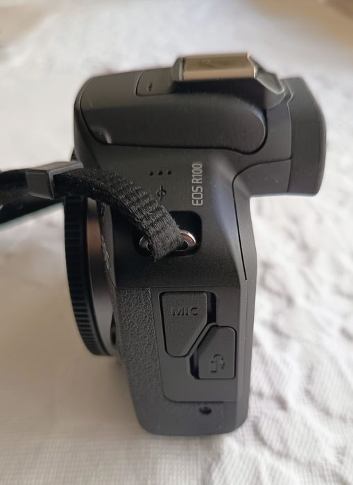 Canon EOS R100 (Só Corpo) - Como Nova