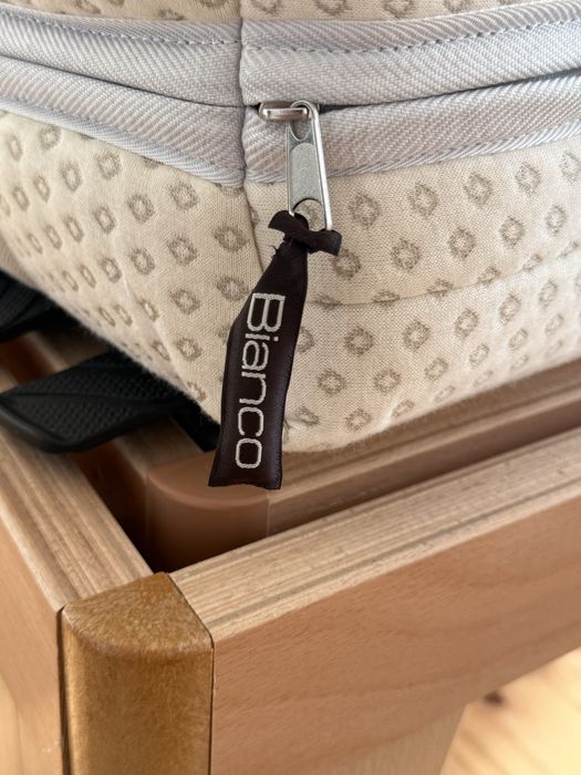 Cama ortopedica com estrado articulado, eletrici