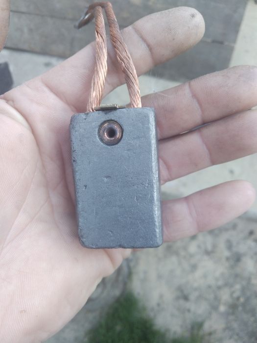 Щітки до електро мотора