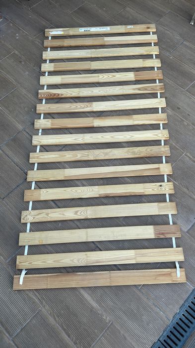 Estrado de ripas de madeira IKEA 90x200 cmm