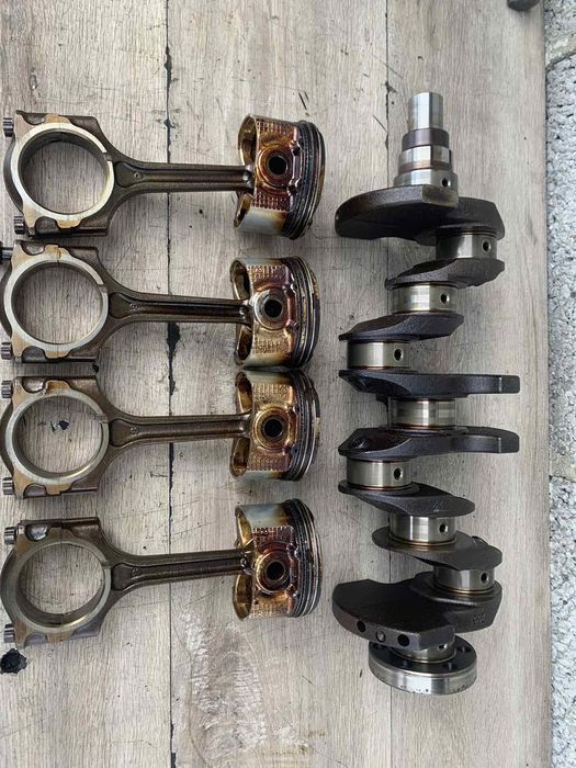 Коленвал  колінвал шатуни поршня  1.6 16v Mazda 3 Мазда z601