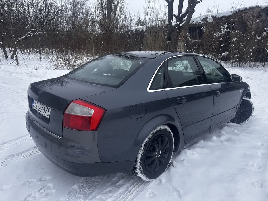 Ауді А4В6 на повному ходу 2.0бензин