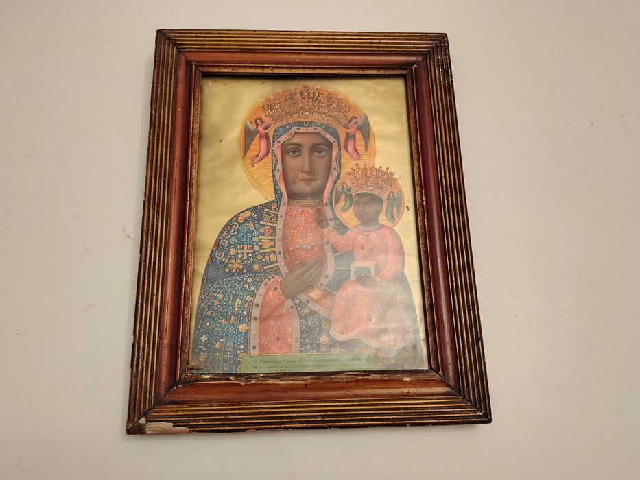 Stary obraz Matki Boskiej z dzieciątkiem