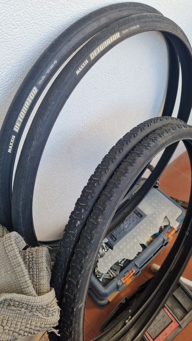 2 pares de pneus ciclismo e gravel