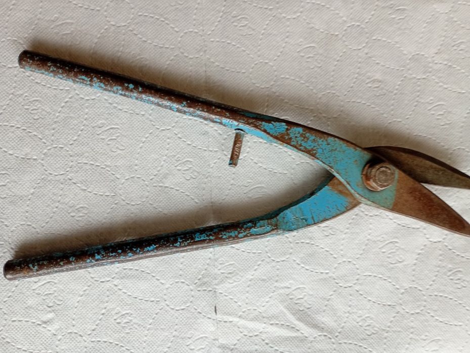 Nożyce do blachy z czasów PRL-u, mocne, solidne.