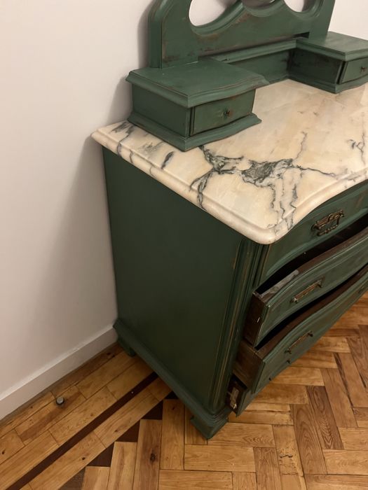 Comoda antiga com toucador