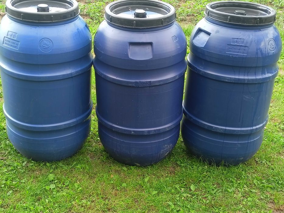 Sprzedam beczki plastikowe 220litrow