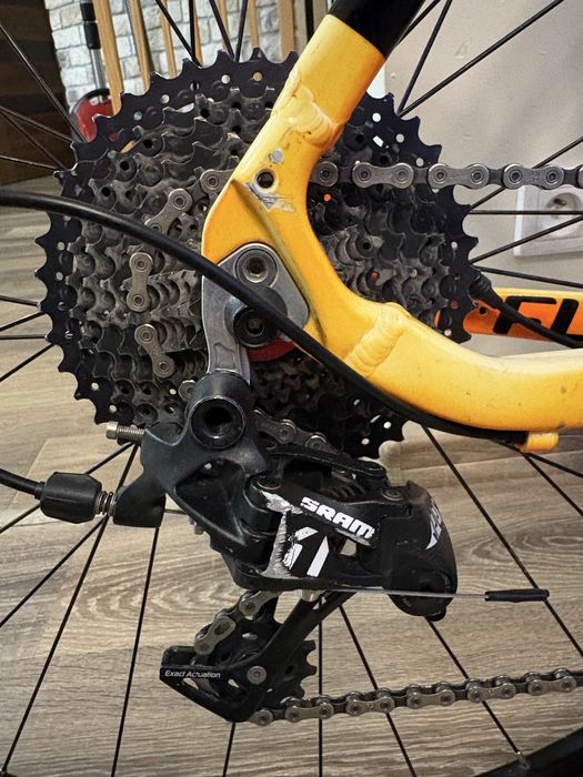 Rower Accent Furious