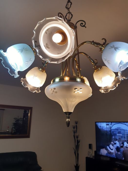 Candeeiro em bom estado