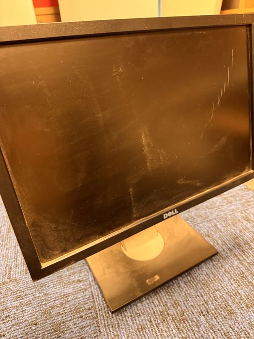 Monitory Dell stan jak na zdjeciach