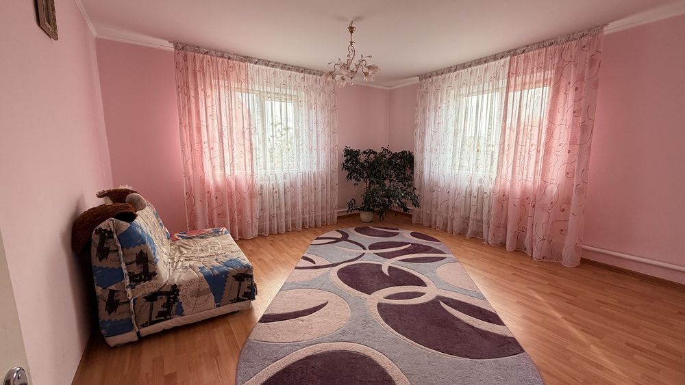 Продаж окремого будинку з ремонтом і ділянкою 11 сотих у с. Біла