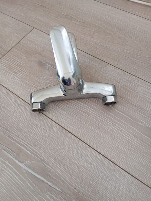 Продам нові змішувачі  для кухні і вани deante