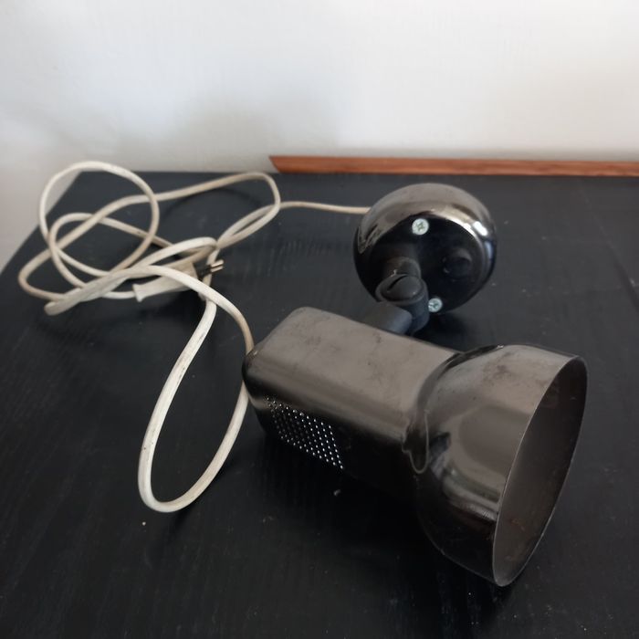 Lampka kinkiet na żarówkę