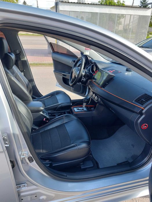 Продам власне авто Mitsubishi Lanser