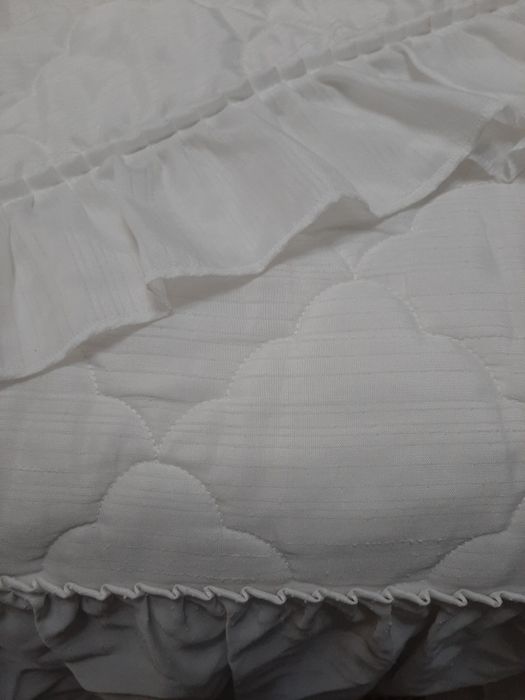Colcha de cama + 2 fronhas branca64585046113155121