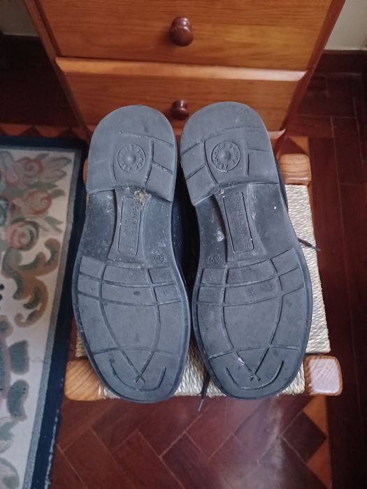 Botas e sapatos de homem tam 39
