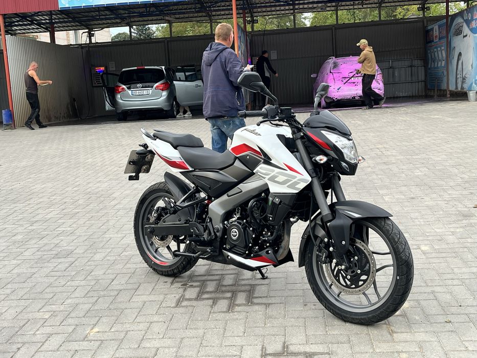 bajaj pulsar ns200