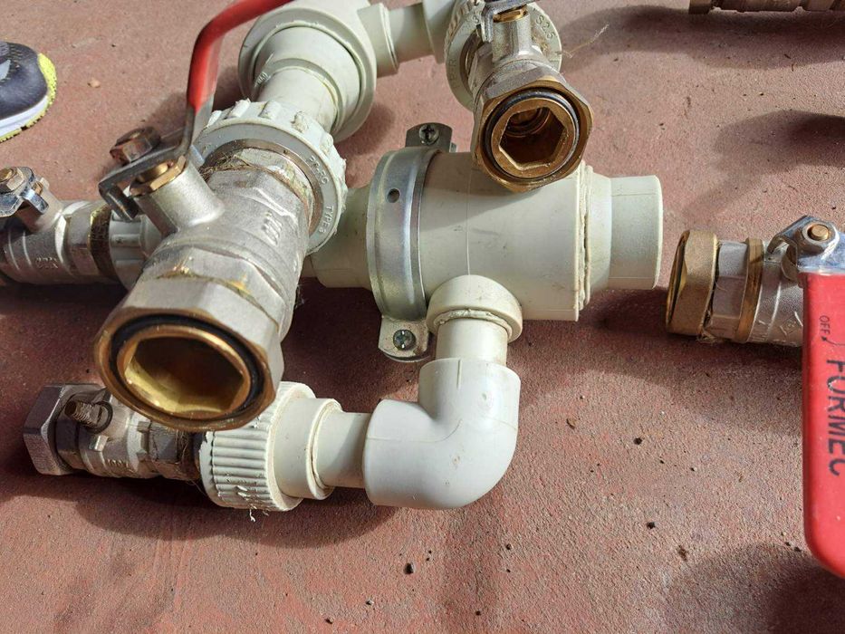 Кран, трубы, краны шаровые водопроводные Д32мм и Д25 мм