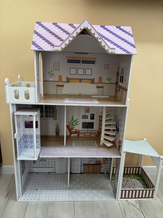 Sprzedam domek dla lalek Barbie – w bardzo dobrym stanie